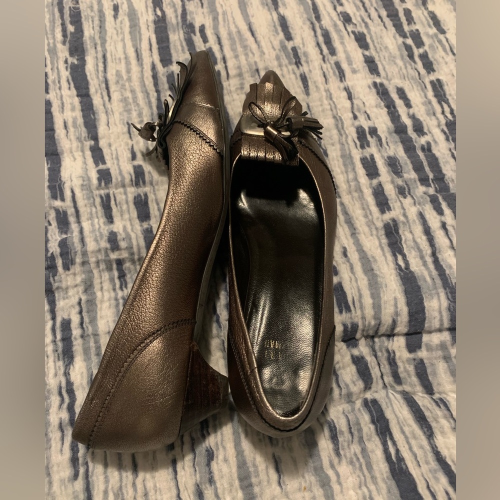 Stuart Weitzman Bronze Leather Low Heel Tassel Shoes Sz 7.5 - Picture 2 of 7